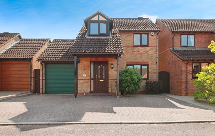 3 Bedroom Detached House For Sale In Hathersage Close, Desborough, Kettering, NN14