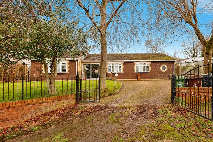 3 Bedroom Bungalow For Sale In Walker Fold, Hyde, Greater Manchester, SK14