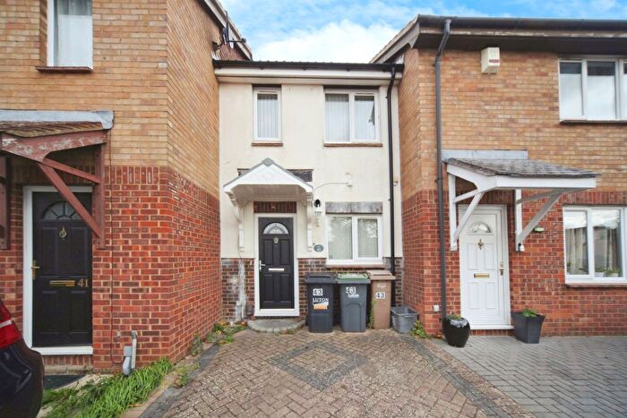 2 Bedroom Terraced House For Sale In Coverdale, Luton, LU4