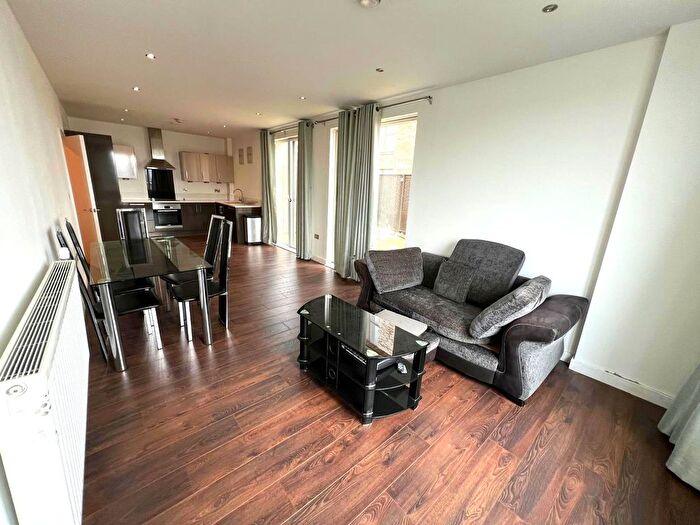 2 Bedroom Flat To Rent In Lock Side Way, London, E16
