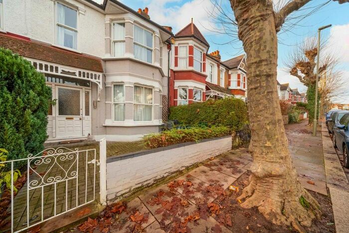 4 Bedroom Terraced House To Rent In Bow Lane, London, N12