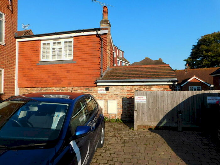 2 Bedroom House To Rent In Wish Hill, Eastbourne, BN20