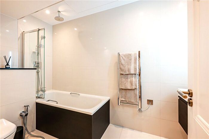 1 Bedroom Flat To Rent In Stratton Street, London, W1J