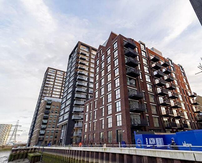 Studio To Rent In Goodluck Hope Walk, London, E14