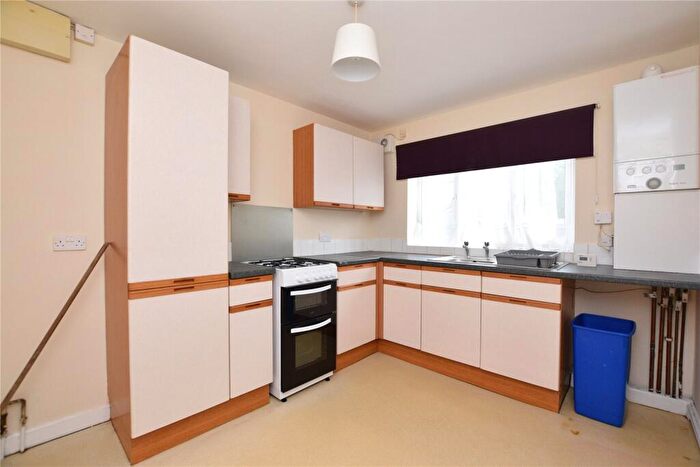 2 Bedroom Apartment To Rent In Flat, Town Street, Beeston, Leeds, West Yorkshire, LS11