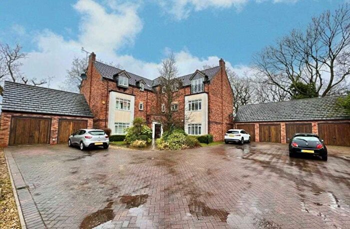 2 Bedroom Flat To Rent In Whitchurch Lane, Dickens Heath, Shirley, Solihull, B90