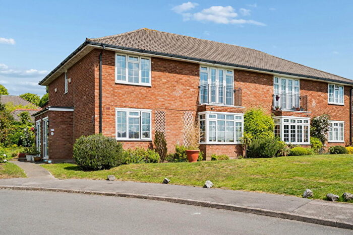 2 Bedroom Maisonette For Sale In Wildoaks Close, Northwood, HA6