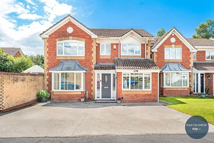 4 Bedroom Detached House For Sale In Swallow Close, Bicester, OX26