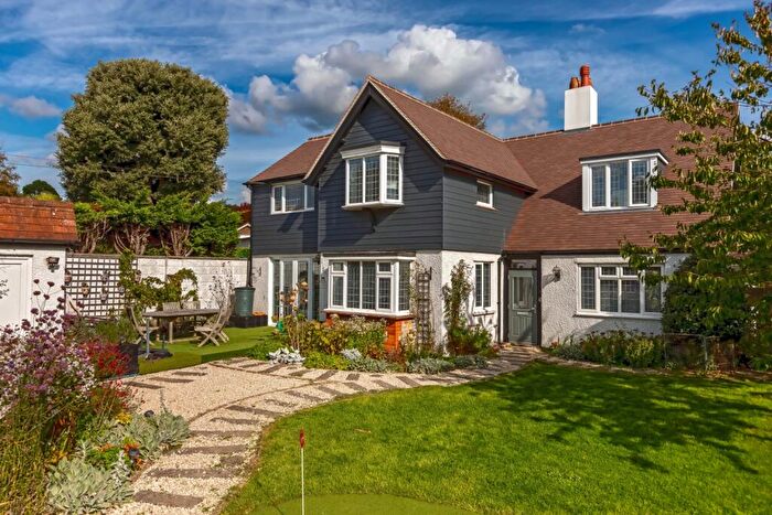4 Bedroom Detached House For Sale In Half Moon Lane, Worthing, BN13