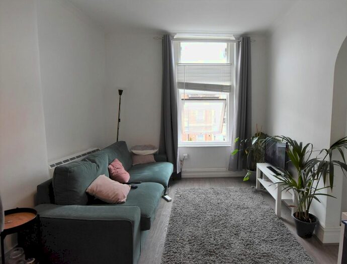 2 Bedroom Flat To Rent In Stapleton Road, Eastville, Bristol, BS5