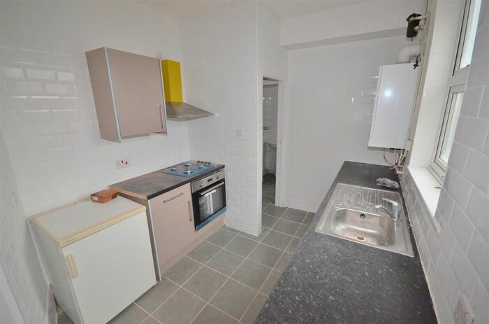 3 Bedroom Terraced House To Rent In Cambridge Street, Luton, LU1