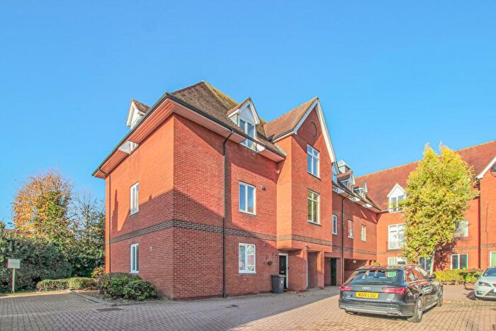 2 Bedroom Apartment To Rent In Bluecoat Court, Hertford, SG14