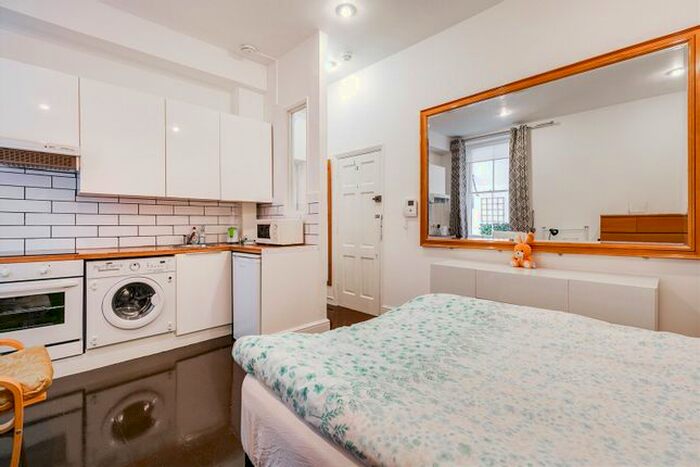 Studio To Rent In Cornwall Gardens, South Kensington, SW7