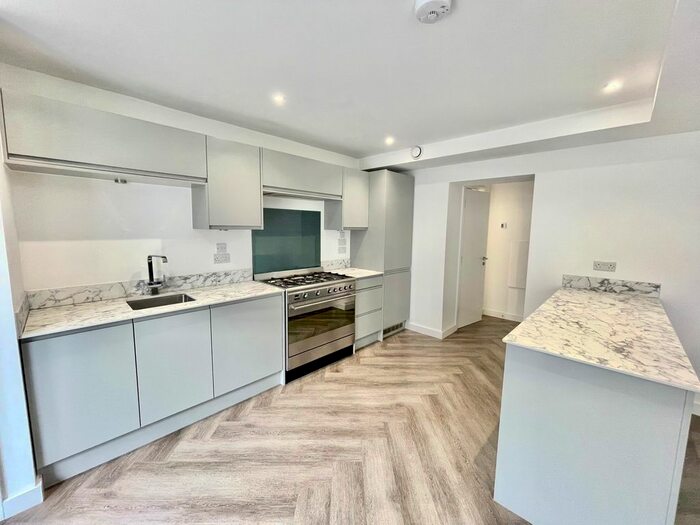 2 Bedroom Property To Rent In Romilly Road, Barry, CF62