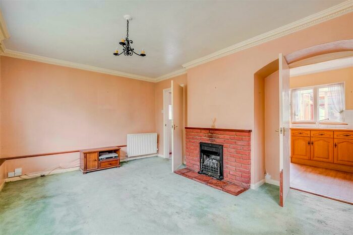 2 Bedroom Detached House For Sale In Icknield Way, Letchworth Garden City, SG6