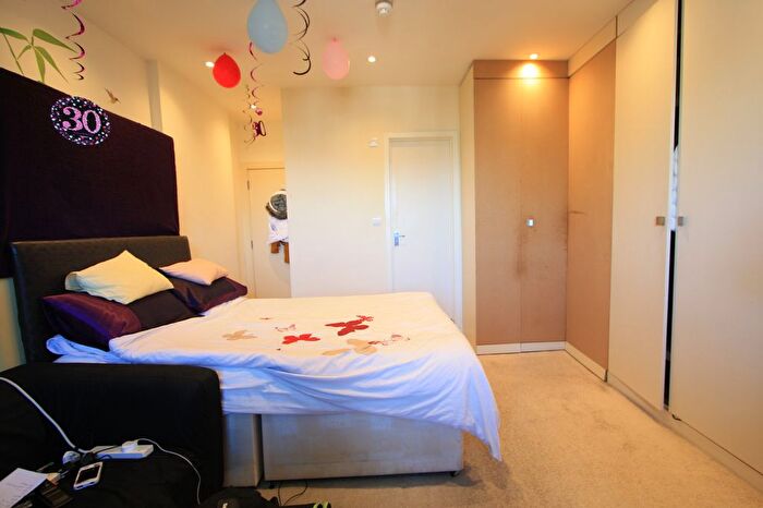 1 Bedroom Flat To Rent In Broxholm Road, London, SE27