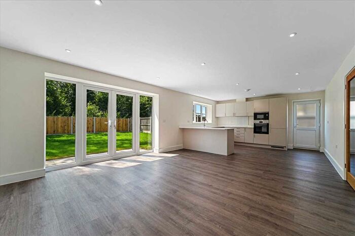 3 Bedroom Bungalow For Sale In Church Road, Brightlingsea, Colchester, CO7