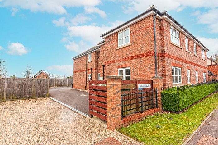 2 Bedroom Flat To Rent In Two Orchards, Wokingham Road, Bracknell, RG42