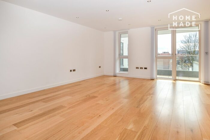 2 Bedroom Flat To Rent In Glenbrook Apartments, Hammersmith, W6