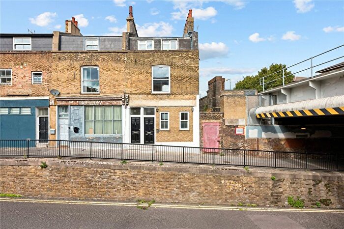 2 Bedroom Flat For Sale In Middleton Road, London, E8
