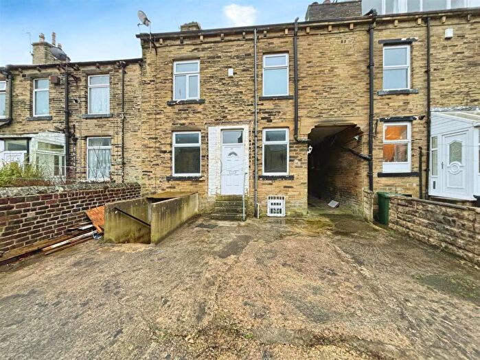 3 Bedroom Terraced House For Sale In Heaton Road, Bradford, BD9