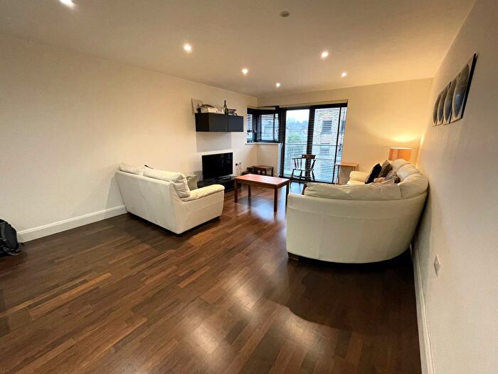 2 Bedroom Flat To Rent In Hanley Road, London, N4