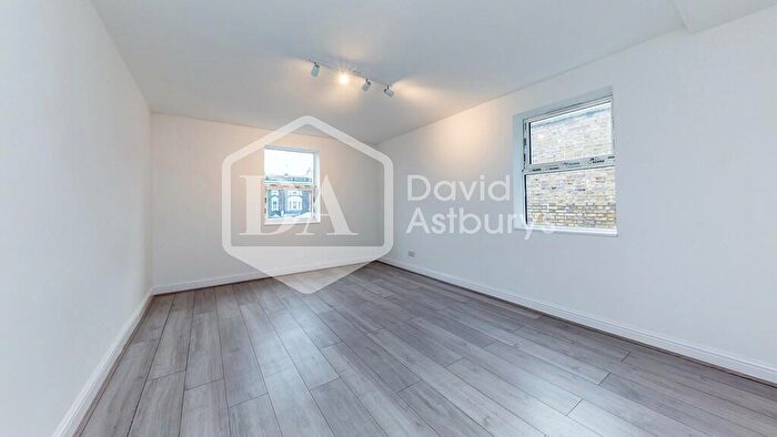 3 Bedroom Apartment To Rent In Turnpike Lane, Hornsey Turnpike Lane, London, N8