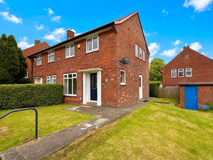 2 Bedroom Semi Detached House To Rent In Bedford Gardens, Leeds, West Yorkshire, Uk, LS16