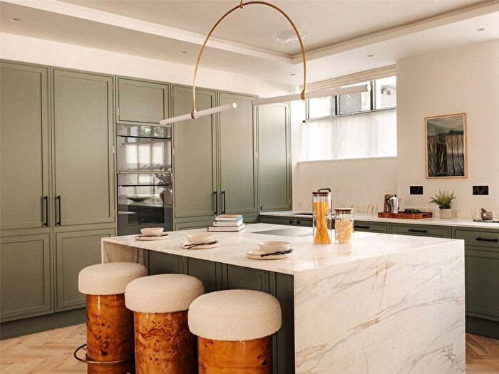 4 Bedroom Mews To Rent In Bridstow Place, Notting Hill, London, W2