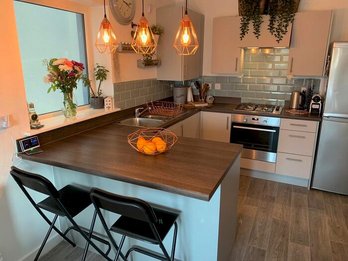 2 Bedroom Flat To Rent In Ffordd Penrhyn, Barry CF62