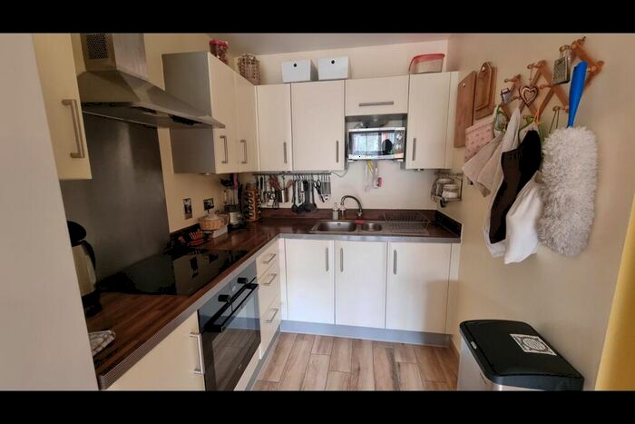 1 Bedroom Flat To Rent In Peebles Court, CR0