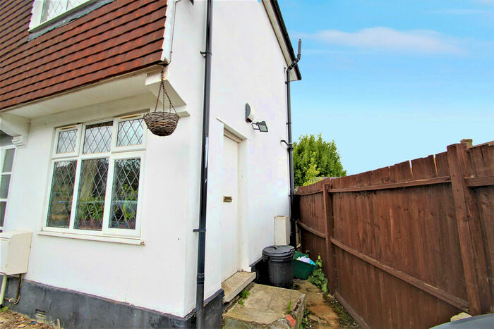 1 Bedroom End Of Terrace House To Rent In Elmdene, Tolworth, KT5