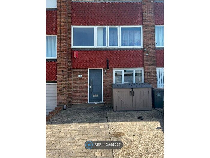 5 Bedroom Terraced House To Rent In Fox Close, Orpington, BR6