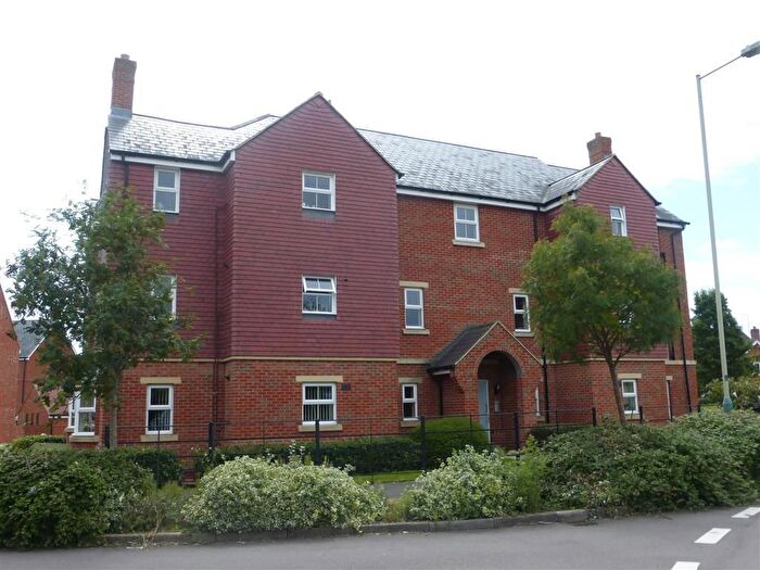 2 Bedroom Flat To Rent In Queen Elizabeth Drive, Swindon, SN25
