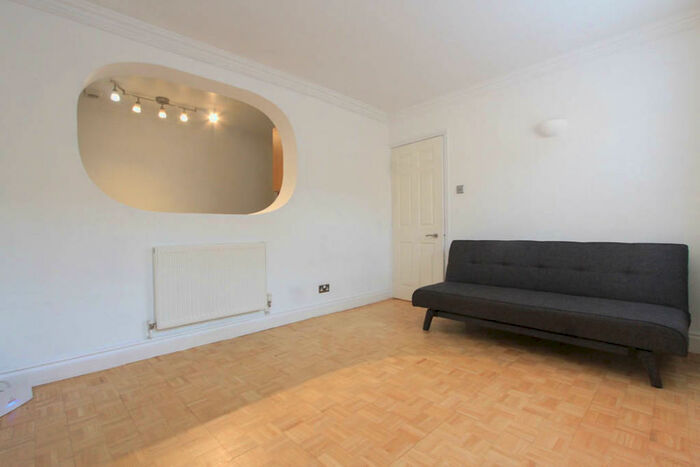 2 Bedroom Apartment To Rent In Marine Parade, Kemp Town, BN2