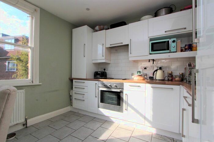 1 Bedroom Flat To Rent In Pembroke Road, London, N10