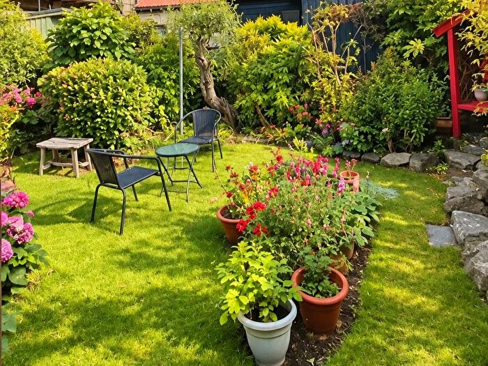 2 Bedroom Flat To Rent In Gray Street, Broughty Ferry, Dundee, DD5