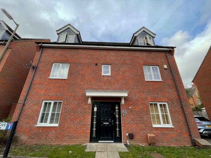 6 Bedroom Detached House To Rent In Walker Grove, Hatfield, AL10