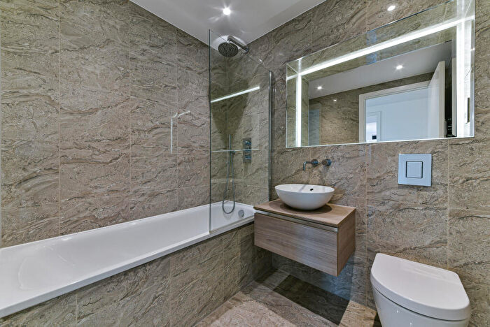 2 Bedroom Apartment To Rent In Abbott House, Everard Close, St. Albans, AL1