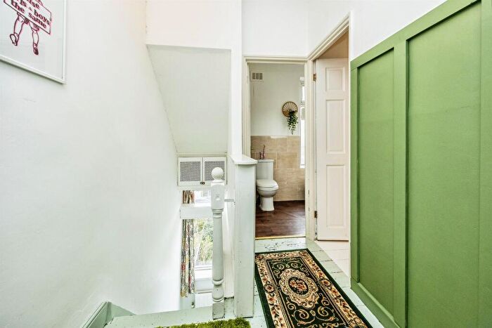 2 Bedroom End Of Terrace House For Sale In Upper Fountain Street, Sowerby Bridge, HX6