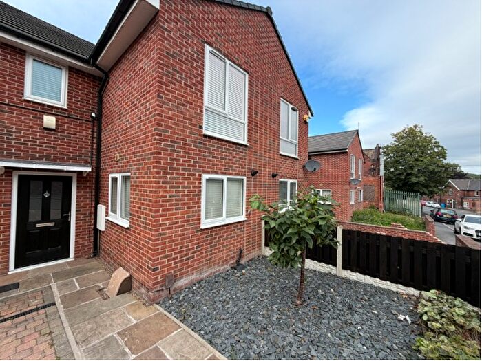 2 Bedroom Semi-Detached House To Rent In Merton Lane, Sheffield, S9