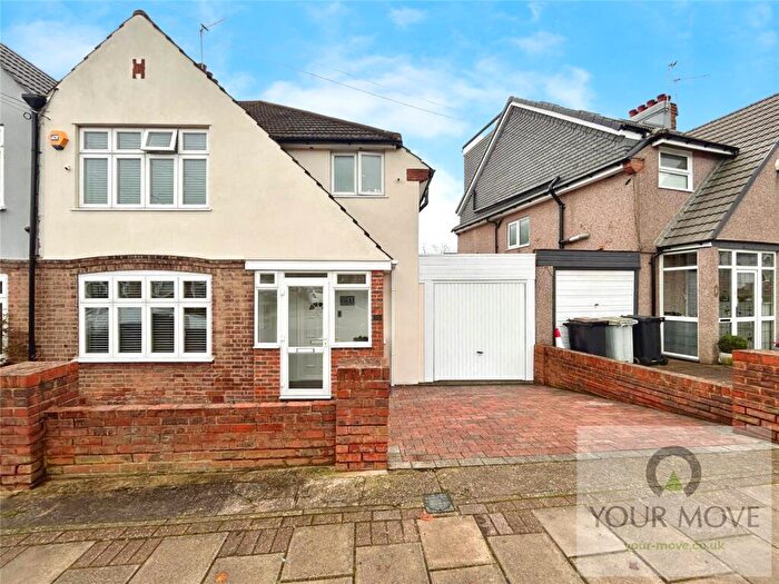 3 Bedroom Semi Detached House For Sale In Kynaston Road, Bromley, BR1