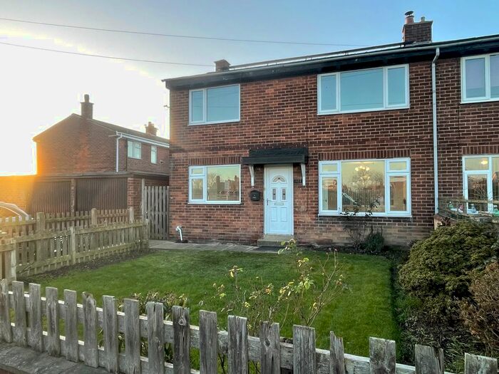 3 Bedroom Semi-Detached House For Sale In Lister Close, Featherstone, Pontefract, WF7