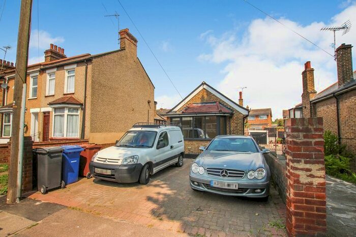 2 Bedroom Detached Bungalow To Rent In Chadwell Road, Grays RM17