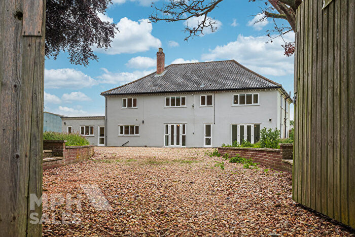 6 Bedroom Cottage To Rent In Great Witchingham, NR9
