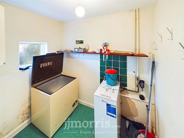 2 Bedroom Chalet For Sale In Blaenwaun, Dwrbach, Scleddau, Fishguard, SA65