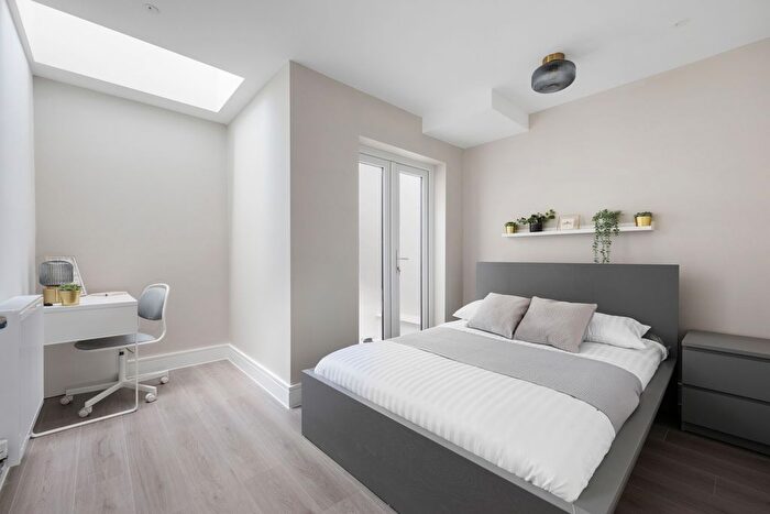 1 Bedroom Property To Rent In Flint Close, London, E15