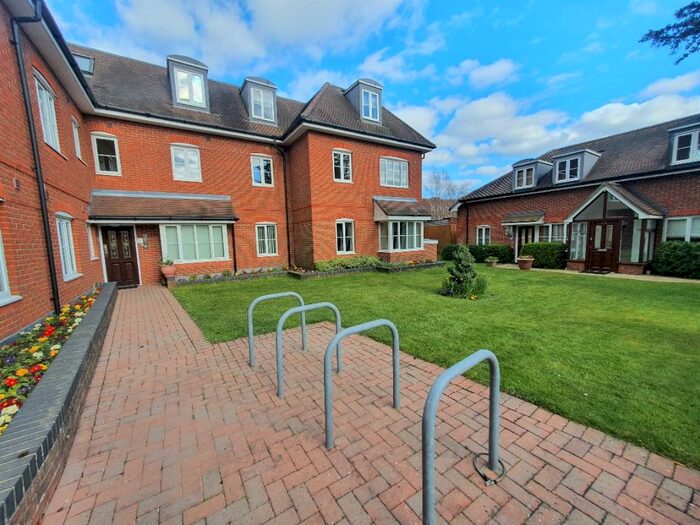 1 Bedroom Flat To Rent In Haven Manor, Shore Road, Warsash, SO31