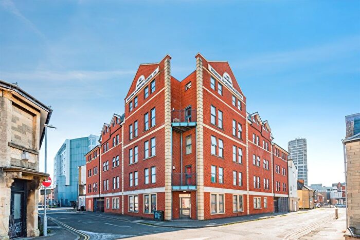 2 Bedroom Flat For Sale In Harding Street, Swindon, SN1