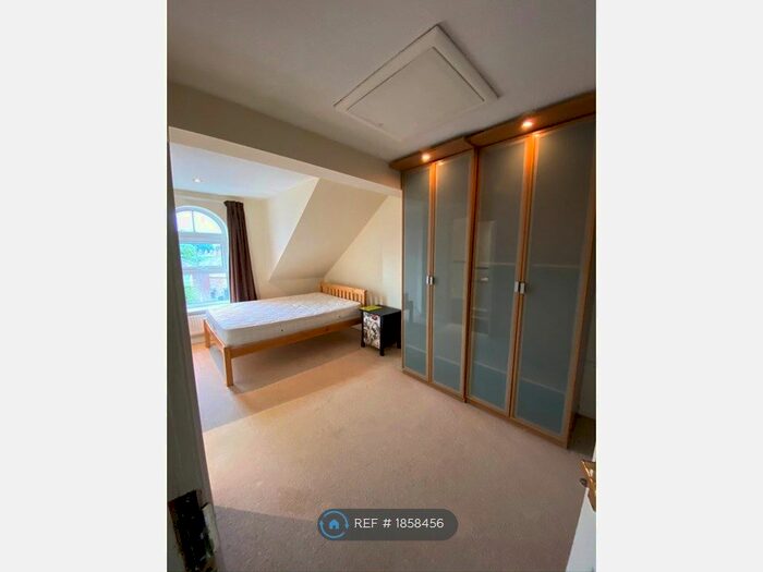 4 Bedroom End Of Terrace House To Rent In Briarfield Road, Manchester, M20